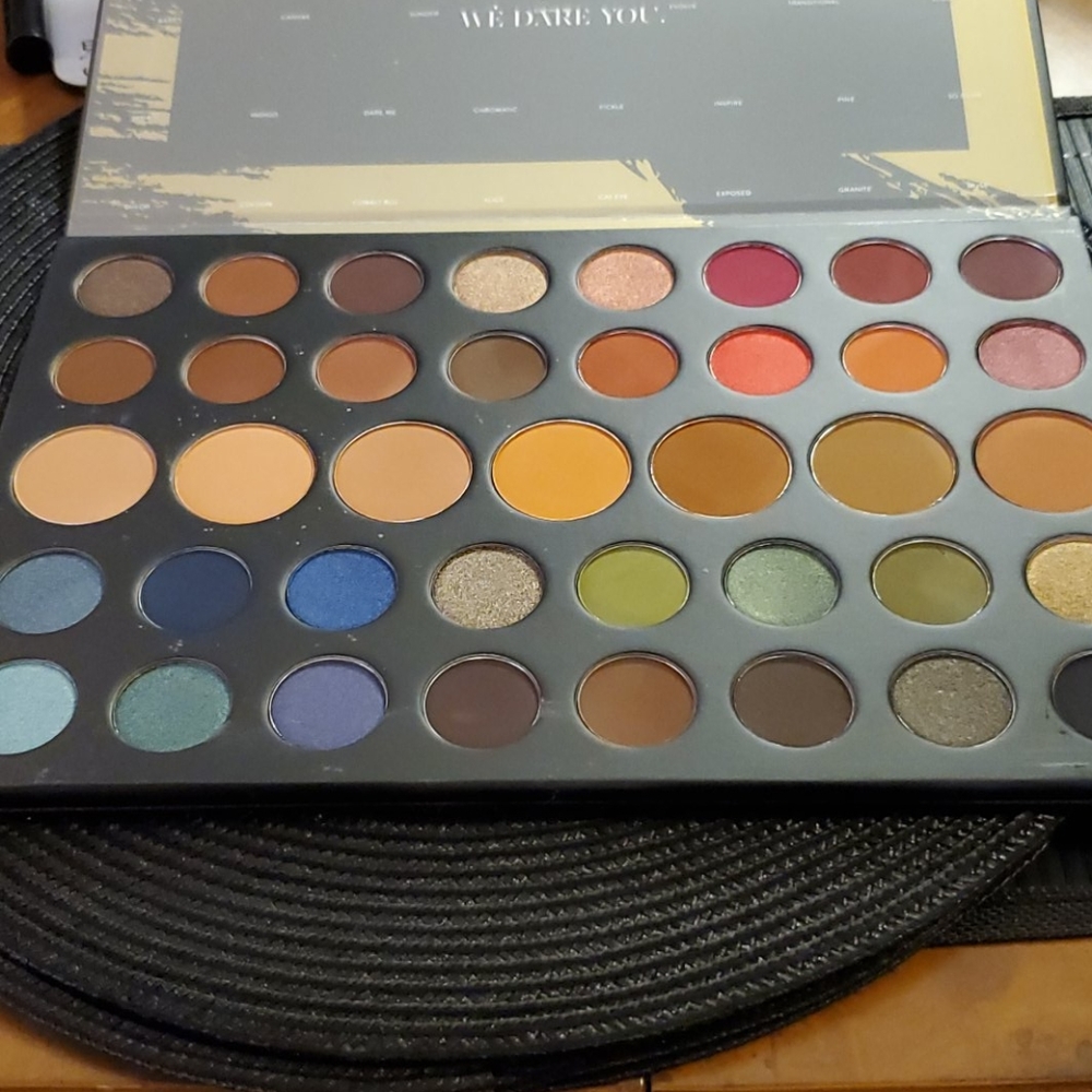 Morphe 💄🪞⚜Dare To Create 39A